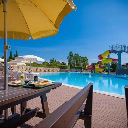 Apartment In Peschiera Del Garda 22085 Exterior photo